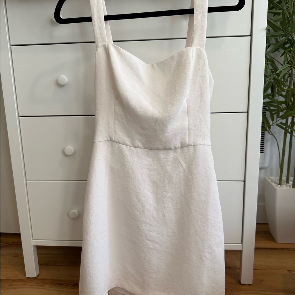 Aritzia Light Birch Aperature Tie Back